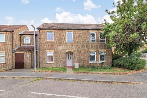 Coggeshall Close, Cambridge CB5 2 bed flat for sale