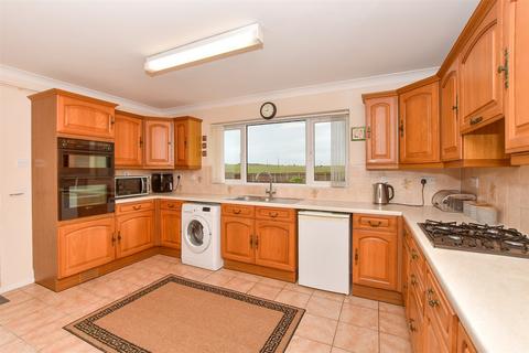 Keycol Hill, Sittingbourne ME9 3 bed detached bungalow for sale