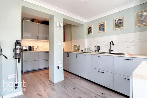 Binland Grove, Davis Estate, Chatham 3 bed terraced house for sale