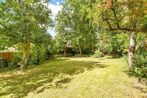 Hawthorn Road, Wallington, Surrey 4 bed semi