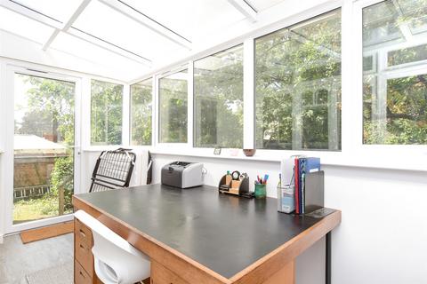 Hawthorn Road, Wallington SM6 4 bed semi