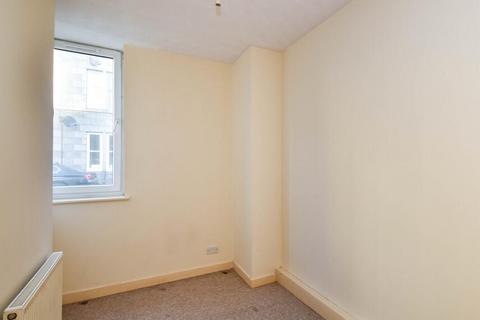 32 Hollybank Place, Aberdeen... 2 bed flat for sale