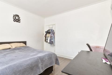 Vale Road, Northfleet, Gravesend, Kent 3 bed detached house for sale