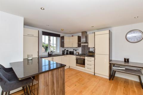 Thornwood Road, Epping, Essex 2 bed apartment for sale