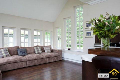 Dundurn Walk, St. Fillans, Crieff... 4 bed semi