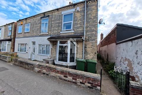 King Street, Worksop 2 bed terraced house for sale
