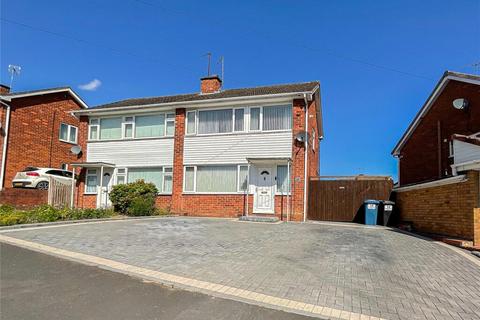Skidmore Avenue, Dosthill, Tamworth, B77 3 bed semi