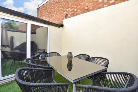 Station Road, Waltham Abbey, Essex 3 bed semi