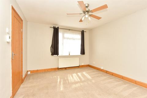 Blythe Close, Sittingbourne ME10 3 bed terraced house for sale