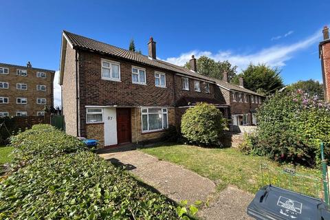 New Addington, Croydon CR0 3 bed end of terrace house for sale