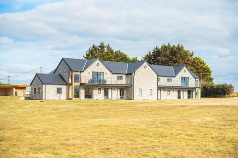 Flintshire LL18 6 bed character property for sale