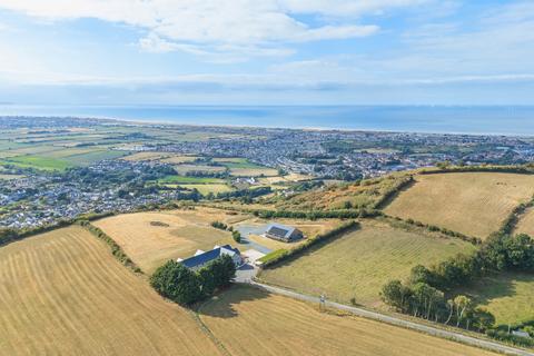 Flintshire LL18 6 bed character property for sale