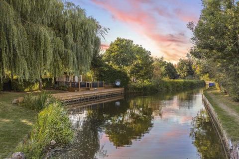 Aynho Road, Banbury OX17 4 bed farm house for sale