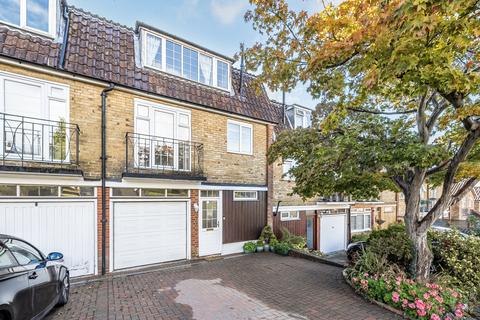 HAWTHORNDENE ROAD, BROMLEY BR2 4 bed townhouse for sale