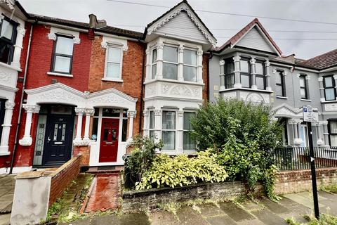 Avonwick Road, Hounslow TW3 4 bed terraced house for sale