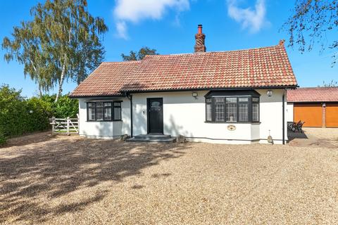 Ship Road, West Hanningfield, CM2 2 bed bungalow for sale