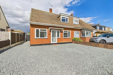 Greenways, Benfleet 3 bed chalet for sale