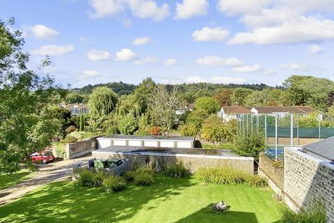 Somers Road, Reigate, Surrey 1 bed flat for sale