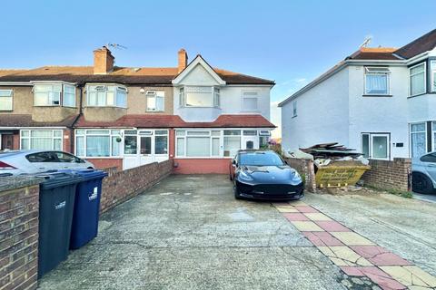 Allenby Road, Southall, UB1 2HW 3 bed house for sale