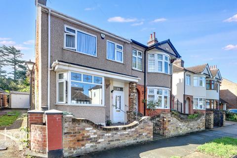 Forest Road, Romford, RM7 8DU 3 bed semi