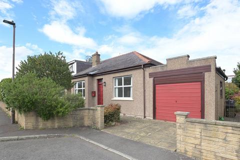 2 Afton Place, Trinity, Edinburgh... 3 bed semi