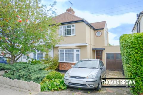 Austin Road, Orpington 2 bed semi