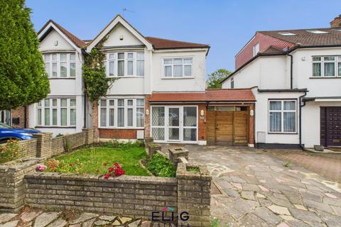Holmbrook Drive, NW4 2LT 4 bed semi