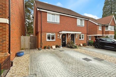White Wood Vale, Camberley GU16 3 bed semi
