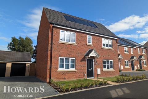 Kestrel Road, Hopton 3 bed detached house for sale