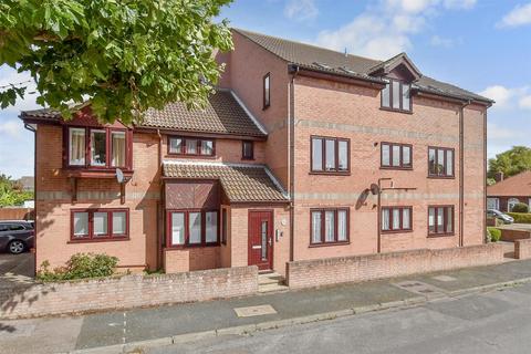 Claremont Road, Deal, Kent 2 bed ground floor flat for sale