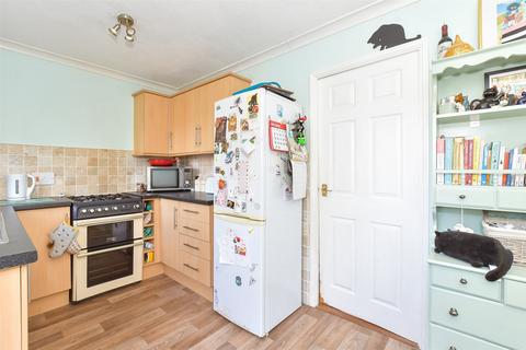 Eagles Chase, Littlehampton, West Sussex 2 bed terraced house for sale