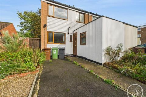 Woodland Grove, Leeds 3 bed terraced house for sale