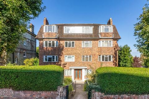 Compton Court, Victoria Crescent... 2 bed flat for sale