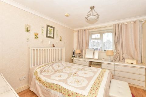 Wilson Grove, Uckfield, East Sussex 3 bed link detached house for sale