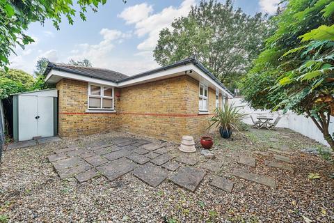 Gower Close, London, SW4 2 bed semi
