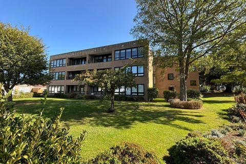 Lyell Road, Birchington, Kent, CT7 2 bed flat for sale