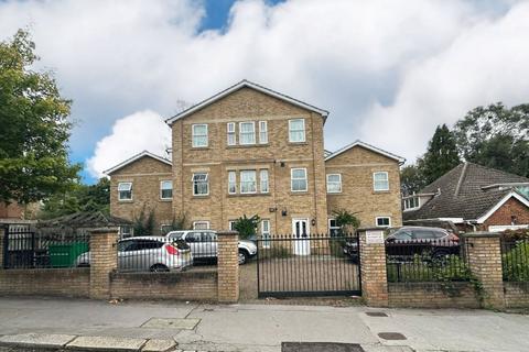 Flat 3, 11 Outram Road, Croydon... 2 bed flat for sale