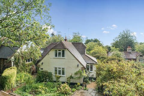 Malthouse Lane, Godalming GU8 3 bed detached house for sale