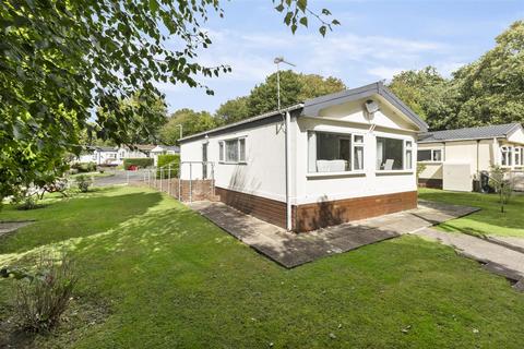 Forest Way, Deanland Wood Park 2 bed park home for sale