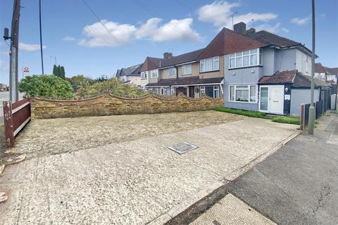 London Road, Feltham 3 bed end of terrace house for sale