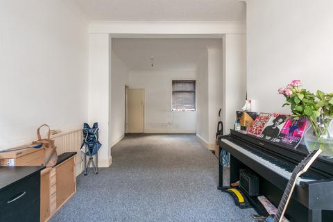 Estcourt Street, Hull HU9 2 bed terraced house for sale