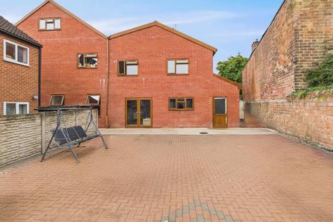 Regent Street, New Basford, Nottingham 5 bed semi