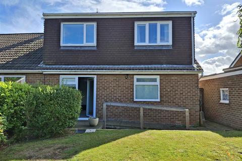 Pilgrims Way, Gilesgate, Durham, DH1 5 bed semi