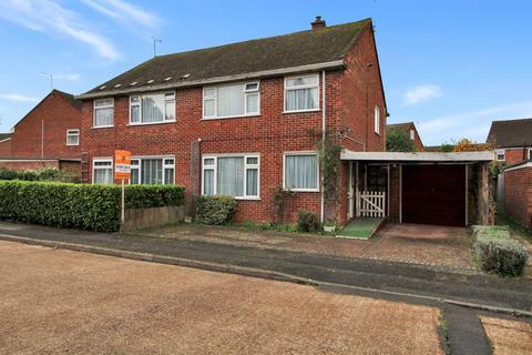 Orchard Field, Ashford TN26 3 bed semi