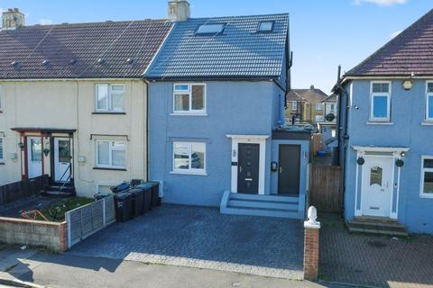 Gloucester Road, Gravesend, DA12 4 bed end of terrace house for sale