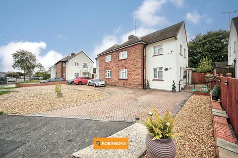 Beecroft Way, Dunstable 3 bed semi