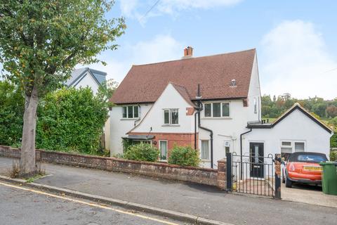 Fairdene Road, Coulsdon CR5 4 bed detached house for sale