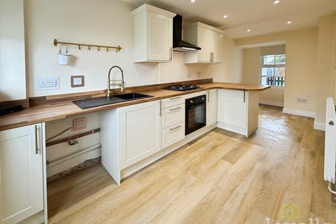 Capper Avenue, Hemswell Cliff DN21 2 bed end of terrace house for sale