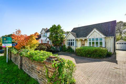 Coleford Bridge Road, Camberley GU16 2 bed bungalow for sale