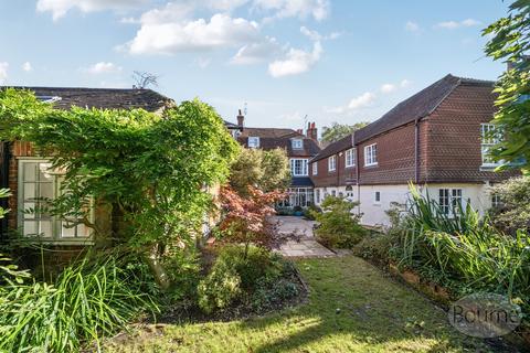 Castle Street, Farnham, Surrey, GU9 3 bed semi